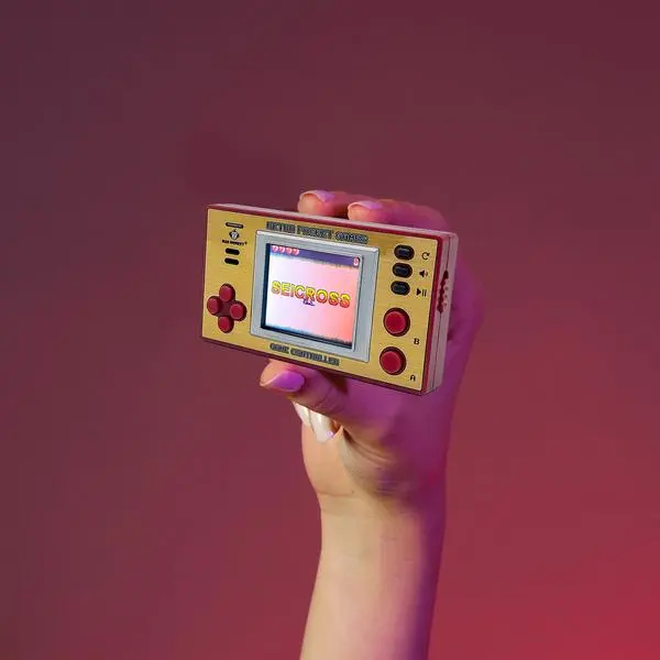 Ревю на игралната конзола Mad Monkey ORB 1.8” LCD Arcade 153Games бежова