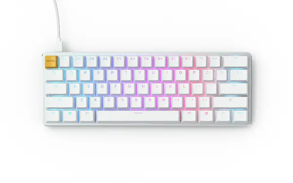 Преглед на геймърската механична клавиатура Glorious White Ice GMMK RGB Compact