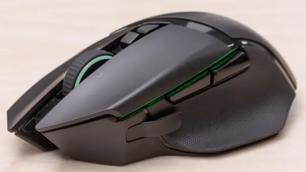 Razer Basilisk Ultimate: Безжична мишка, която е на върха на играта