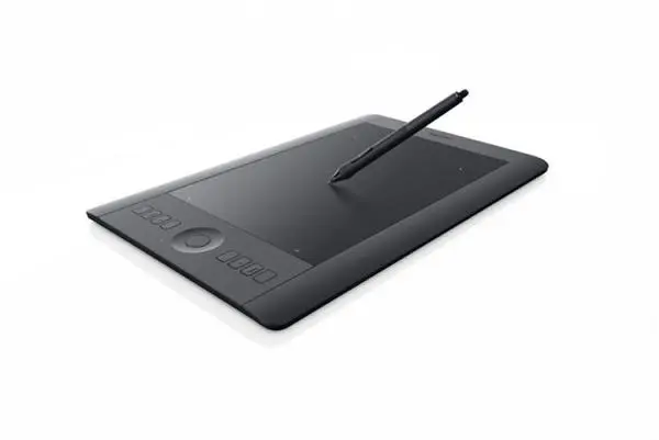 Intuos Pro Medium PTH-651-ENES