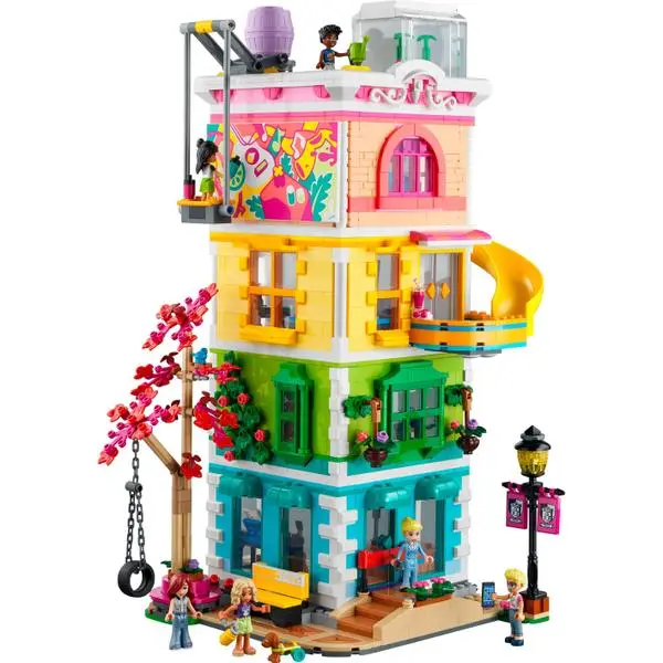 ## LEGO Friends Обществен център в Хартлейк Сити (41748)